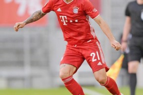 九游娱乐战术调整引发热议！，科维托娃在拜仁比赛中刷新纪录赛场气氛高涨的简单介绍